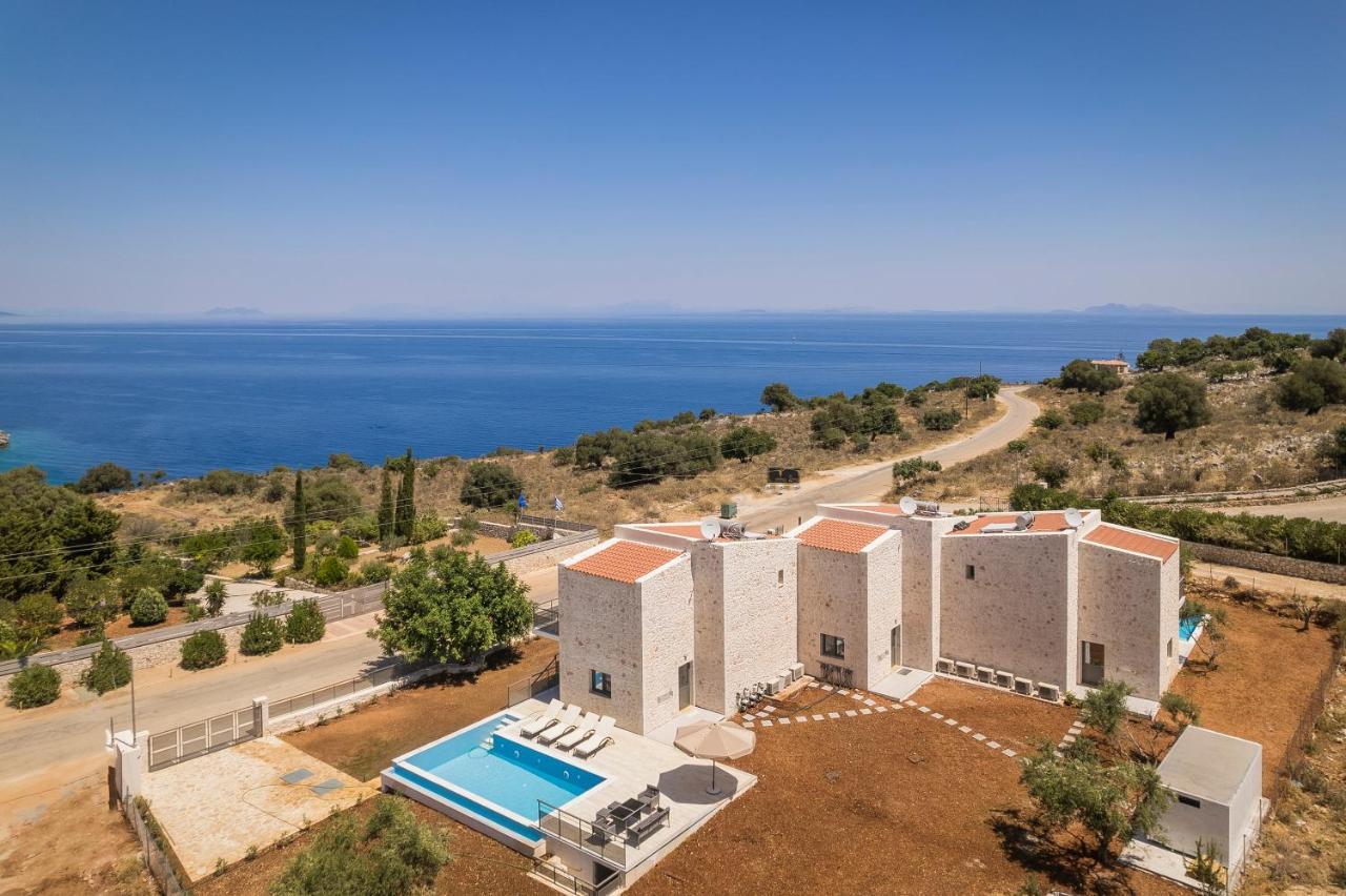 Petradi Skala Skala (Kefalonia)